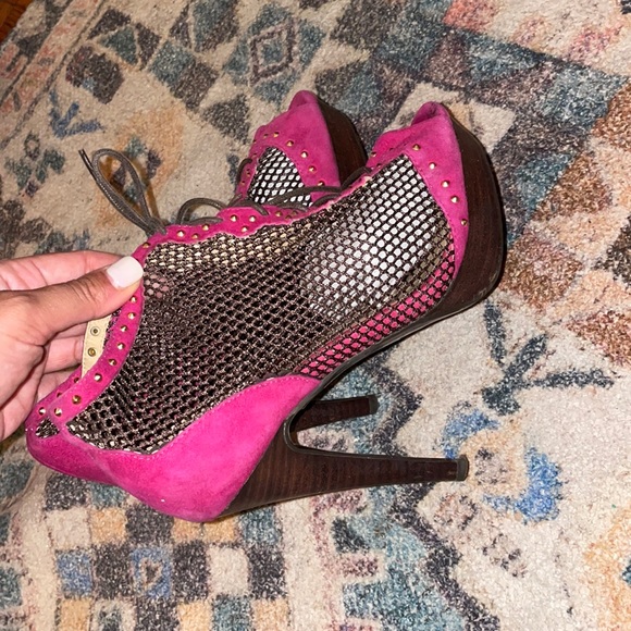 High platform heels hot pink and brown fishnet with gold studs peep toe tie up - Picture 4 of 5